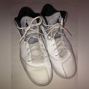 Nike Jordan New School Basketball Shoe Men’s Sz 13 Cool Wolf White